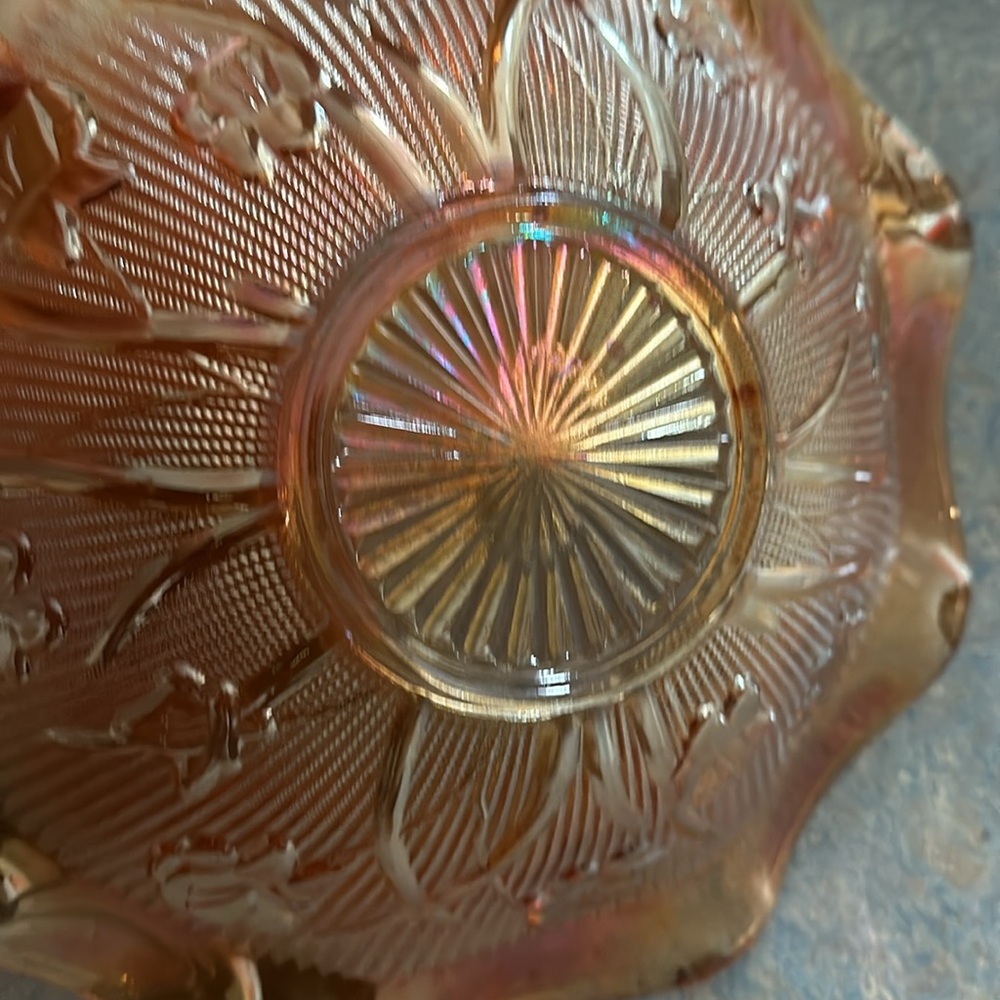 VINTAGE 1950'S MARIGOLD IRIDESCENT CARNIVAL GLASS BOWL - WAVY EDGE PATTERN - Picture 5 of 6